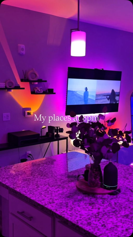 Ambient lights , music playing its always peaceful here at night.
.
.
.#homedecor #apartmentinspo #apartmenttherapy #cozyhome #fypシ