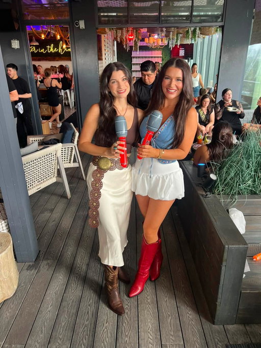 Brunch just got a little louder. 🎶🥂

From September 26, your weekend soundtrack in Dallas is officially set.

Live DJ? Check.
Mimosas? Obviously.
Your fav hits to sing along to? Absolutely

#visitdallas #dallasbrunch #dallaskaraoke