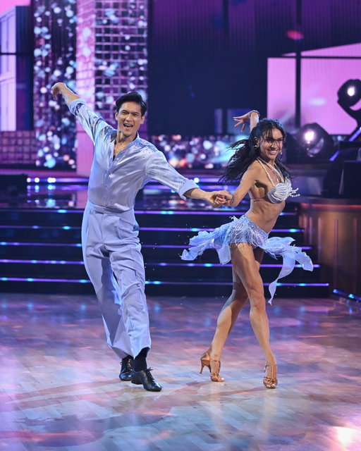 Dr. Kwan! 🕺 Harry and Jenna brought the spice of life to their Premiere Cha Cha 😍 #DWTS