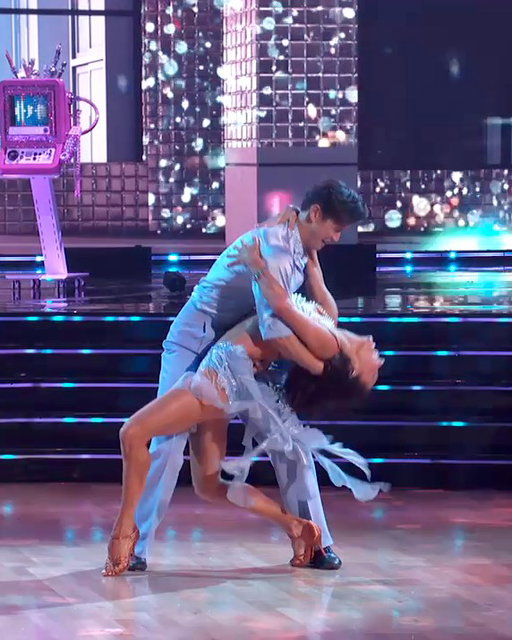 Harry Shum Jr. and pro Jenna Johnson perform a Cha Cha to “Let’s Groove” by Earth, Wind & Fire. #DWTS
