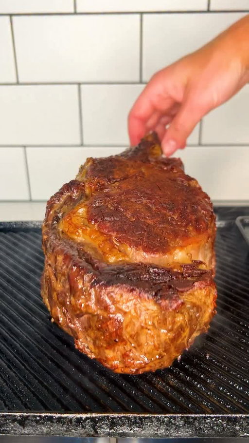 It’s Prime Rib O’Clock 😍🥩