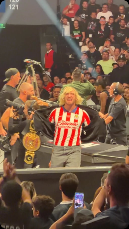 Logan Paul wore a Chivas jersey in Mexico City and Club America fans went CRAZY #WWE