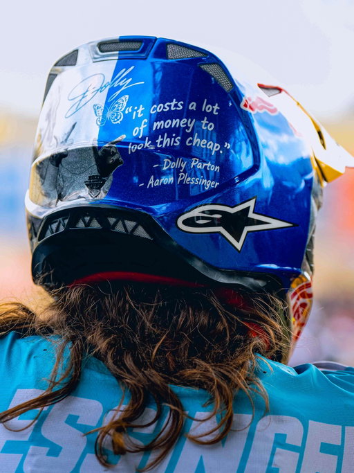 Remembering an icon: The Queen of Country herself 🎤 An @aaronplessinger_7 special tribute to the late great Dolly Parton ❤️