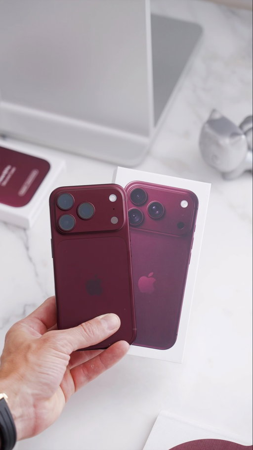 iPhone 18 Pro UNBOXING in Burgundy🍷

"Launch" colour this year. 6.3" - Are you upgrading? 

#iPhone18Pro #iphone #tech #technology #unboxing
