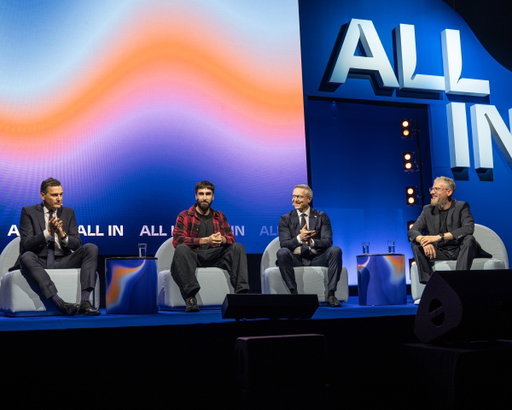 It’s official: Cohere 🇨🇦 🤝🏻 🇩🇪 Aleph Alpha

Operating globally as Cohere, the unified company will grow to more than 1,000 employees across both continents.