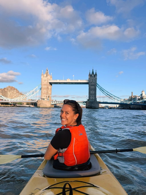 when hobby boy meets hobby girl !! 🤝🏻 date nights look like kayaking down the thames on a monday night !!⭐️🚣🏻🚣🏻⚓️⚓️🐟🐟🎡🎡🫶🏻❣️😗🤘🏼

#hobbies #london #kayaking #datenight #thingstodoinlondon