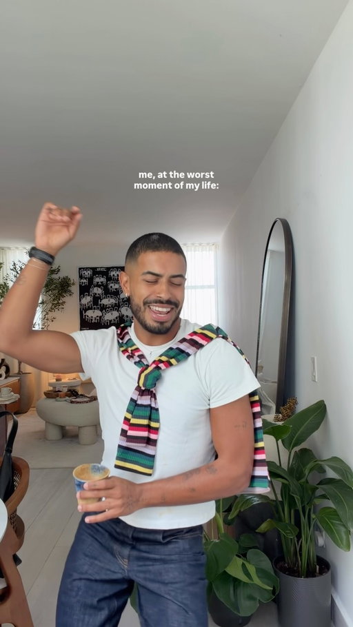 Sadness can't hit a moving target🧑🏾‍🩰

#latino #hispanic #vibes #carlosecalderon #relatable