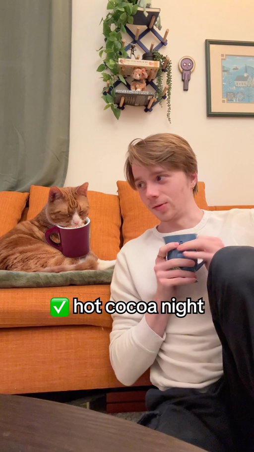 do fall activities with ur cat, because it’s their first time living too 💙

#catdad #fallactivities #fallvibes #catlover