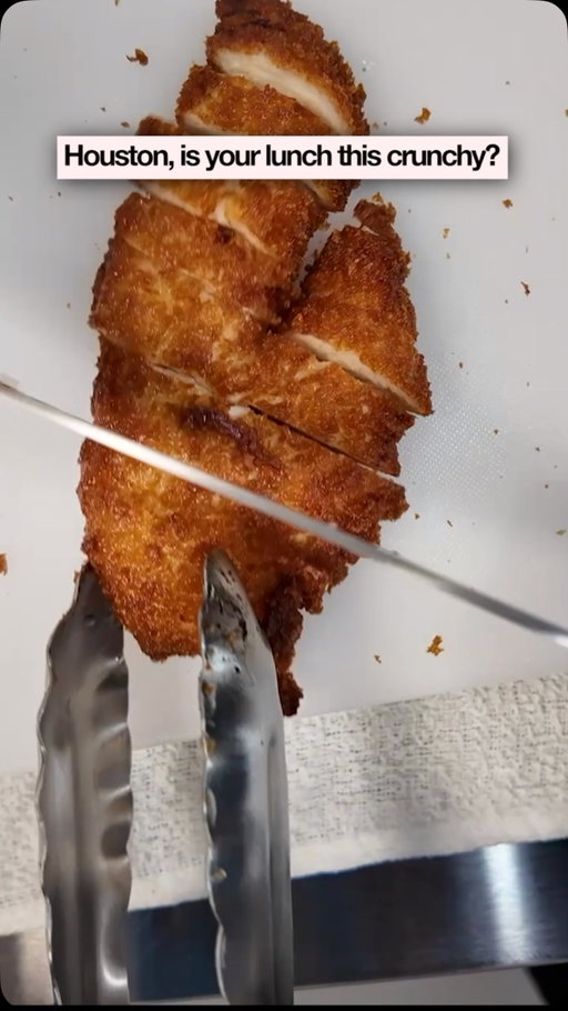 From the dry flour mix to the final cut on the board, this is how we prepare our crispy chicken base every morning. 🌾

Each piece is evenly coated and fried so that the texture holds up under your favorite glaze or aioli sauce. 🍗

📍 Address: 2616 Blodgett St, Houston, TX 77004
Mon-Fri: 10AM - 11PM
Sat-Sun: 11AM - 11PM

Order your lunch ahead for pickup or delivery at bowlsofrice.com. 📦 #bowlsofrice #bowlsofricehouston #blodgettfoodhall🍟🍔 #blodgetthouston77004 #thirdward77004