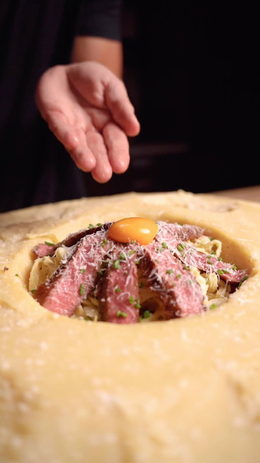 $2,000 Wagyu Pasta

When you find yourself with a whole parm wheel, there’s only one thing to do… homemade pasta topped with crunchy wagyu ribeye cap bits and more wagyu slices on top… this bite was insane!

🎥 @sophiagreb @kylekrasker 

🎶 Blue Faces Hip Hop Beats

#wagyu #parmesan #pasta