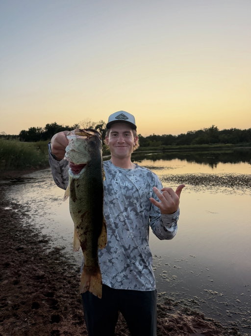 Huge day for the fellas who had the biggest one!🎣🎣⬇️⬇️⬇️

#fishing #bass #oklahoma