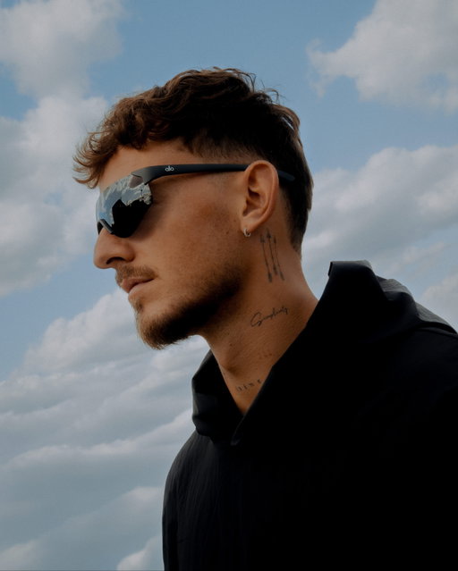 Clean layers. Quiet confidence. @benwhite in ALO.