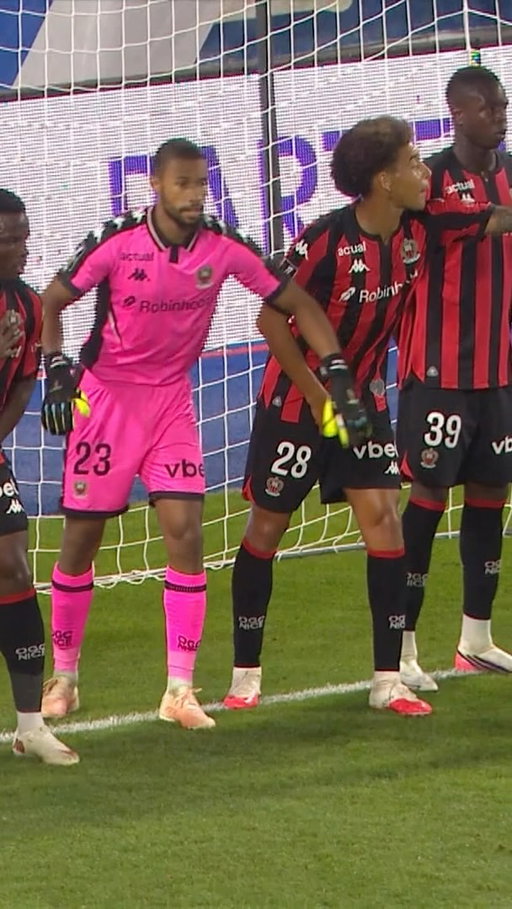 Unusual situation 😭

#Ligue1McDonalds