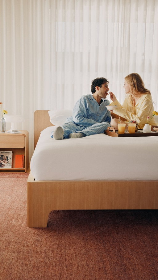 Your element, your way. Ara Bed’s sleek wood look, hidden storage, and personal customization brings your own style to your bedroom, naturally.
__
 
Dans votre élément, à votre façon. Avec son look épuré en bois, son rangement bien caché et ses options de personnalisation, le lit Ara donne à votre chambre un style qui vous ressemble, naturellement.