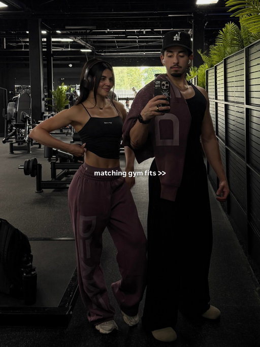 always matching 🫶🏼

@dfyne.official code BREE + FOX

#gymcouple #couplegoals #matchingoutfits #gymoutfit #couplegoal