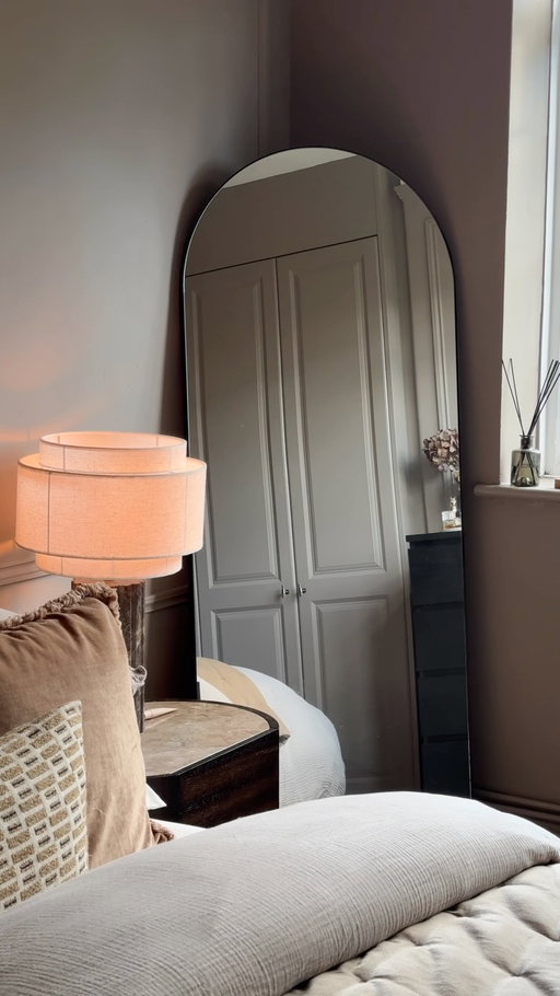 yes, yes I do 🤎

transformed this drab and dated bedroom into my dream cosy hotel-luxe space and I’m obsessed!! 

#interiorinspo #newapartment #cozyinteriors #pinterestaesthetic