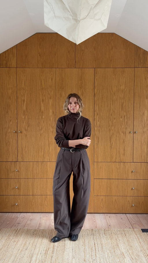 [ad] Celebrating 10 years of Uniqlo U @uniqlo with its signature mix of clean lines, considered proportions and everyday ease. My top picks are the Hooded Long Coat, lightweight and ideal for this unpredictable in-between weather, and the Pleated Barrel Leg trousers.

#UniqloU #LifeWear