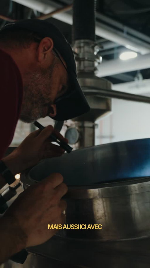 Grâce à un programme de parrainage de barils, la Distillerie Stadaconé lance son tout premier assemblage de whisky 100 % québécois : le Whisky de blé. J’ai moi-même parrainé quelques barils et ça me rend très heureux de vous présenter cet excellent produit.

Dans une SAQ près de chez vous !
