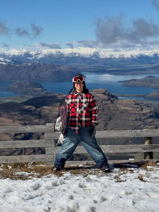 Unreal first day down south for the Snow League World Challenge! 
Stoked to see how the comp unfolds this week.

The whole events gonna be live on the @thesnowleague YouTube channel so check that out tomorrow at 9:30am NZT 👀 I’ll put the link to the stream in my bio! 

Thanks so much to @thesnowleague for having us out here! 🙏

#snowleague 
#snowleagueworldchallenge
#snowleaguenewzealand