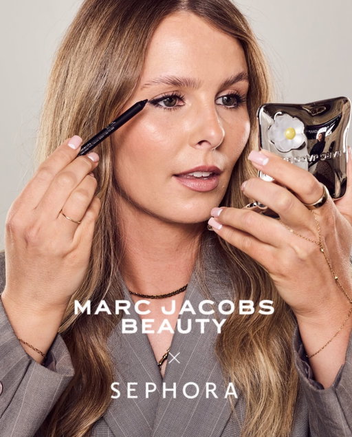 MARC JACOBS BEAUTY IS BACK, BABY!! Had the best time celebrating the launch back into Australia - available exclusively at @sephoraaus ✨🩶

And I got to reunite with my old pal @stevenchee who was behind the lens with his magic lighting making us all look insanely good 🔥 

We love you @marcjacobsbeauty 🩶 Welcome back.