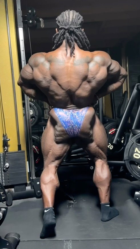 .

Pressure builds legends and breaks pretenders.👑

The Last Lap
We are exactly 7 days out of Mr O @mrolympiallc 2026 🦍 ✌🏾

Powered by:
@williambonacsignature 
@gym80international 
@barrel_and_boar 
@fitripgh 
@suesue8779 
@candrick29 
@bossofoutlaw

#williambonacsignature #bodybuilding #gym80 #ifbbproleague #lifestyle