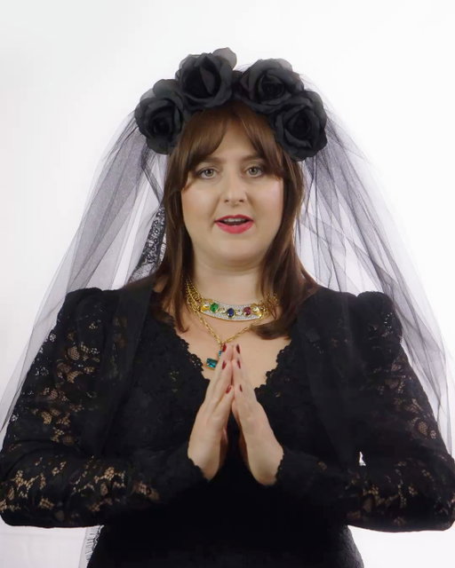 È con estremo piacere chi vi diamo questa triste notizia: #RoastInPeace S2 è disponibile su Prime Video. 

Vi aspettiamo nell’aldilà 🙏