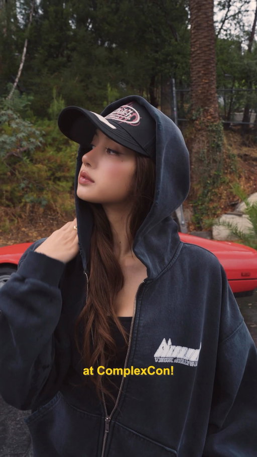 @lalalalisa_m and @wearelloud link with @vondutchhollywood 

The LLOUD x Von Dutch Hollywood collection debuts exclusively at ComplexCon, October 3–4.

Get your tickets now.

#LISA #LLOUD #LLOUDxVONDUTCH