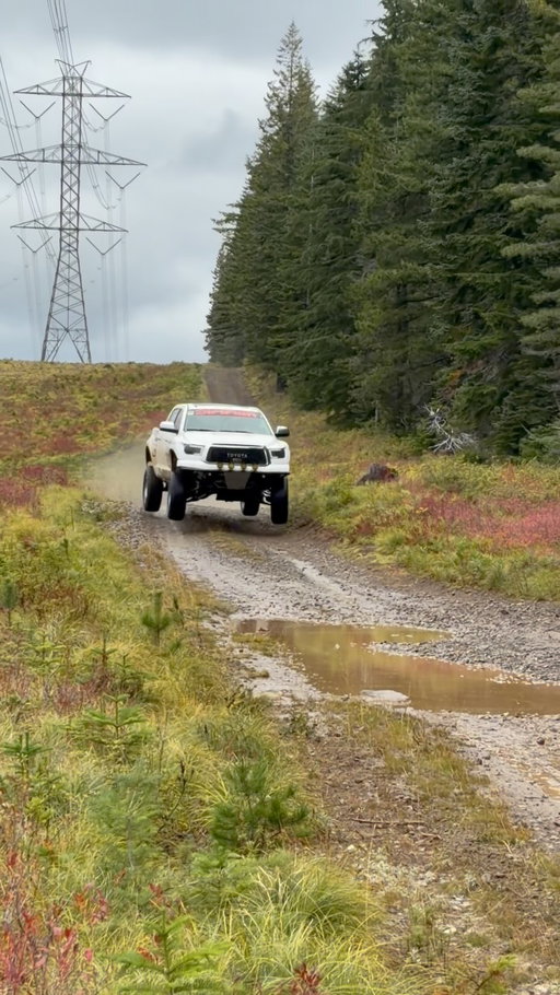 It’s just a forest roller coaster ride🌲
—————————————————————
🎥: @keagan.27 
#toyota #prerunner #offroad #tundra #v8