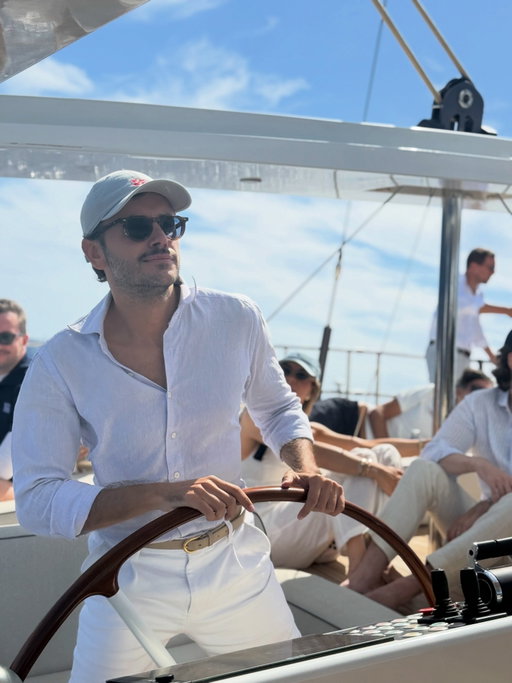 Rolex Swan Cup aboard “Il Mio Canto Libero” ⛵️ 

Smooth sailing today on a 105 ft @nautorswan_official, designed by German Frers and built in 2014. 31.9 metres of pure sailing heritage, with a 7.57 m beam, 4 cabins and a cruising speed of 12 knots. Refit in 2026. 

#RolexSwanCup #PortoCervo #Sailing