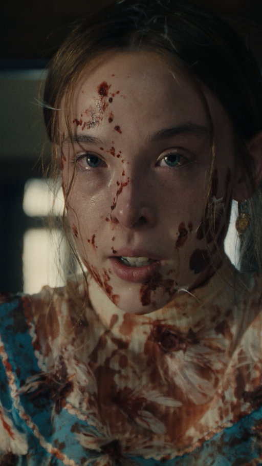 Výkon Elly Beattyové nás dojal stejně, jako nás šokoval výkon Charlieho Hunnama 😦
🎞️: Monstrum: Příběh Lizzie Borden