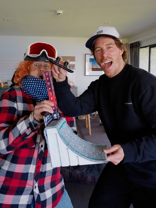 SNOW LEAGUE IS GOING DOWN TODAY! 
9:30am if you live in NZ 🇳🇿
(I put a slide in that shows the other times for you international homies!)
LINK IN BIO 

Also check out the new video I uploaded to YouTube to see how the picture with @shaunwhite came about! Yeeewww 🙏

#snowleague 
#snowleagueworldchallenge 
#snowleaguenewzealand