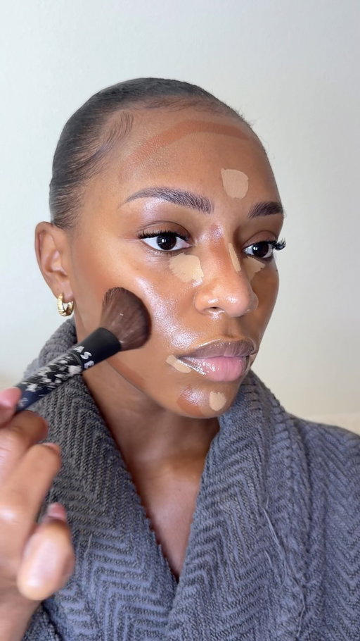 let’s blend ✨

@kosas concealer in 07N
@hourglasscosmetics stick foundation in 16.5 
@sephora brushes

#explore #makeup #beautycontent #bronzedmakeup #reels