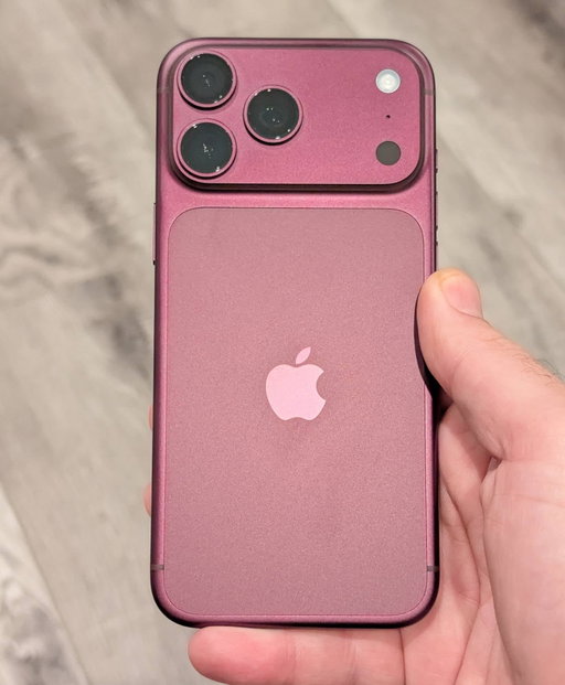 18 Pro Max 🔥 So Far Exactly as expected blazing fast and loaded with the specs! Are you copping a 18 Pro or 18 Pro Max This year? Go: #iPhone18ProMax #iPhone18Pro #apple