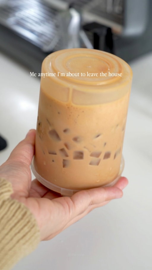 not without my iced coffee in hand 🙂‍↔️

no need to explain today’s drink, it’s just the same shaken espresso you’ve seen me make a billion times 🤣

— Double shot espresso
— 15-20ml brown sugar sauce
— A dash of cinnamon powder
— Add ice and shake it
— More ice & 150ml milk of choice

Coffee beans @coffexcoffeemalaysia 
Coffee grinder @eureka__grinders 
Coffee machine @breville @brevillemy 
Equipment @mhw_3bomber 
Scale @timemore.malaysia @timemoreproducts 
Milk @farmfreshmilkmalaysia 

#icedlatte #icedcoffee #coffee #foryou #coffeeathome