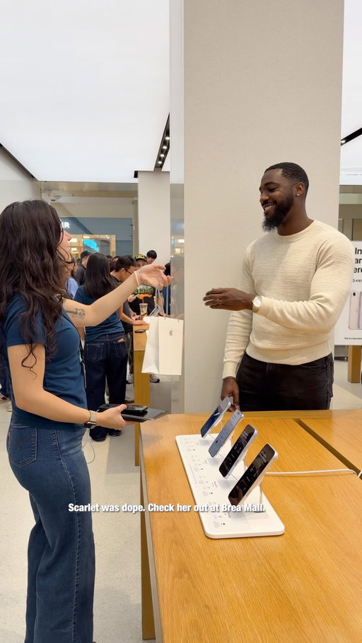 Still having an iPhone 15 is crazy I know. Don’t judge me. 😅
#iphone18promax #iphone18 #iphoneday #apple