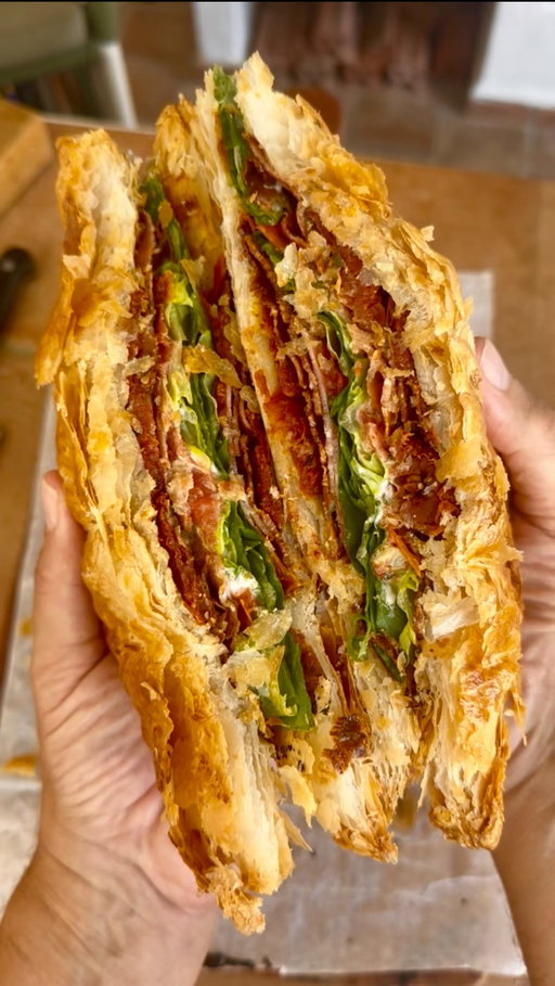 Upside Down BLT

Welcome to my new series - Upside Down Sandwiches. All your favourite sandwiches but done with my upside down twist!

Part 1: Bacon, Lettuce & Tomato. 

#upsidedown #pastry #sandwich