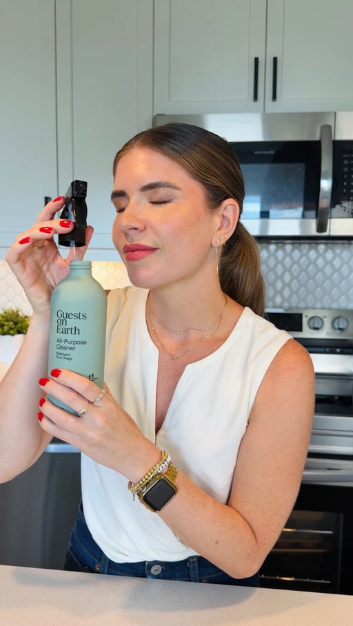 I love having people over… it’s the morning after that I could do without 😂🧼

Making the post-hosting reset feel a little less painful with @guestsonearth. Everything looks beautiful enough to leave out, smells SO good + the refill system means less waste along the way🌿

Maybe cleaning day isn’t so bad after all✨

#gifted #GuestsOnEarth #SundayReset #CleanWithMe #WellnessAtHome