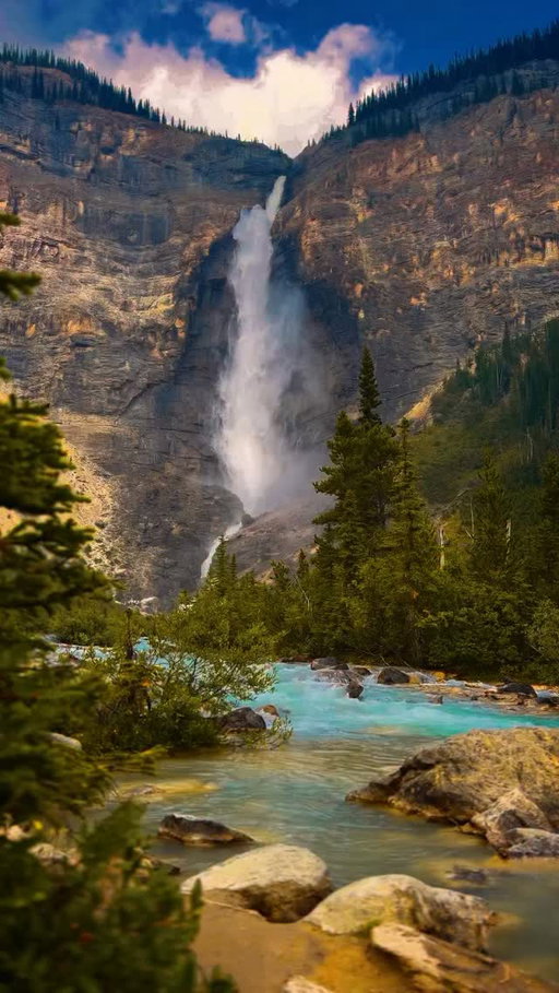 💦 Feel the power of Takakkaw Falls in Yoho National Park. 
Take the scenic drive along Yoho Valley Road, open seasonally from late June to mid-October, weather permitting.

Credit: @augustlohan

#exploreBC #RainforesttoRockies