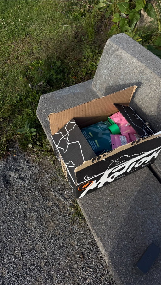 🏃‍♂️‍➡️🏃‍♀️‍➡️🎉CONCOURS - TON PROCHAIN 21.1 KM EST SUR NOUS!

On te fait gagner tout ce qu’il faut pour vivre le 21.1 km Shop Santé du Marathon Beneva de Montréal :

🎟️2 dossards pour le 21.1 km Shop Santé (ou distance au choix)
🛍️300 $ en produits Shop Santé pour t’aider à te préparer

Pour participer :
🏃‍♂️‍➡️Suis @shopsante @mtlmarathon @arianne.deveau 
❤️‍🔥Identifie en commentaire la personne avec qui tu aimerais courir le 21.1 km
♥️Aime cette publication

BONUS : partage le concours en story pour une chance supplémentaire! 👀

De la préparation jusqu’au jour J, retrouve chez Shop Santé tout ce qu’il te faut pour accompagner tes entraînements. 🤞🏼