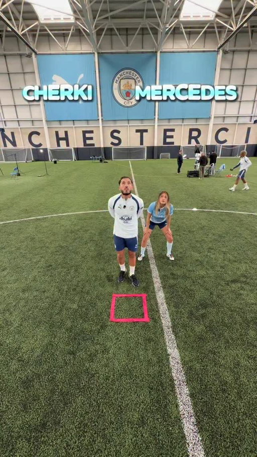 First touch king 🤴🏻 vs me 🦦
#cherki #football #challenge #control #futbol