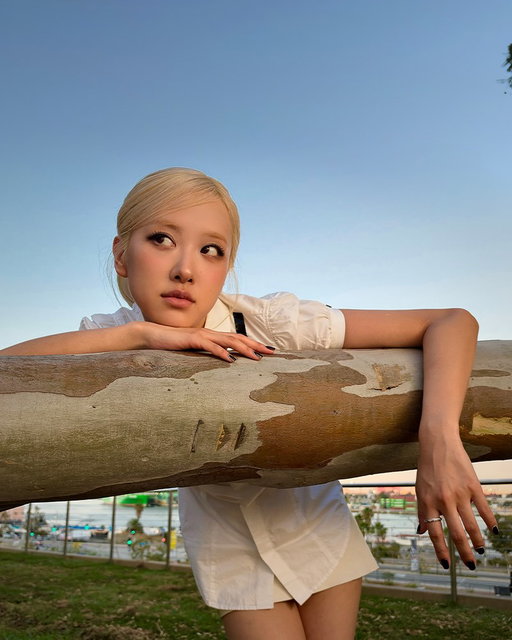 The one and only @roses_are_rosie

#ShotoniPhone18Pro by 
@kennethcappello 

#newtrick