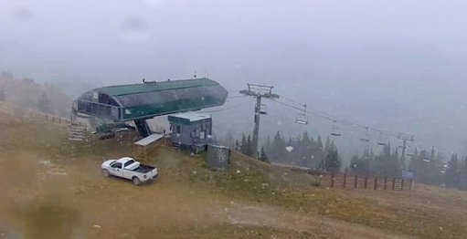 Temps have dropped, flakes are falling up high!❄️

📍 Top of Excelerator ⏰ 9/19 at 10:30 AM