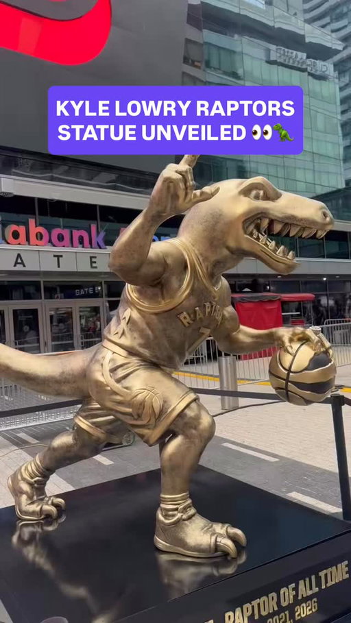 Thoughts on the new Raptors Kyle Lowry statue? 👀🦖

🎥: @justesbaraheni 
.
.

#torontoraptors #raptorsbasketball #nba #basketball | Toronto,  basketball