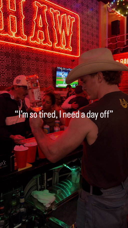 Chase might be off the clock, but the punching bag isn’t.👊

Think y’all can beat his score?

#joleneshonkytonk #jolenescle #east4th