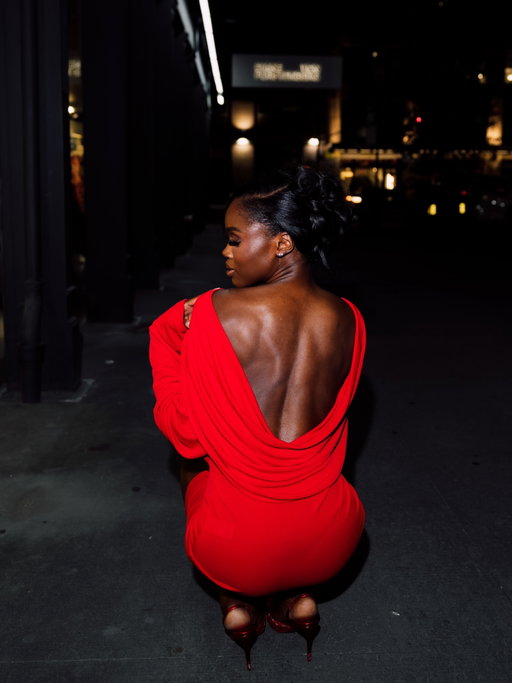 Short and backless

For a night out with @joincreativesociety and @kilianparis 

💆🏾‍♀️: @codyaainey 
💃🏾: @jacquemus 
📸: @classyjorge