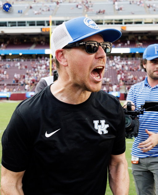 THIS IS KENTUCKY FOOTBALL 😼