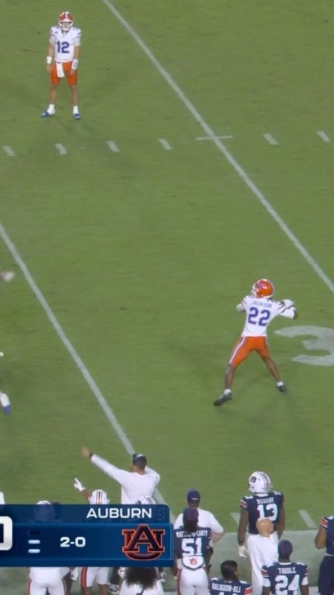 DOUBLE PASS ALERT 🚨 

Kahleil Jackson ➡️ Amir Jackson 🎯