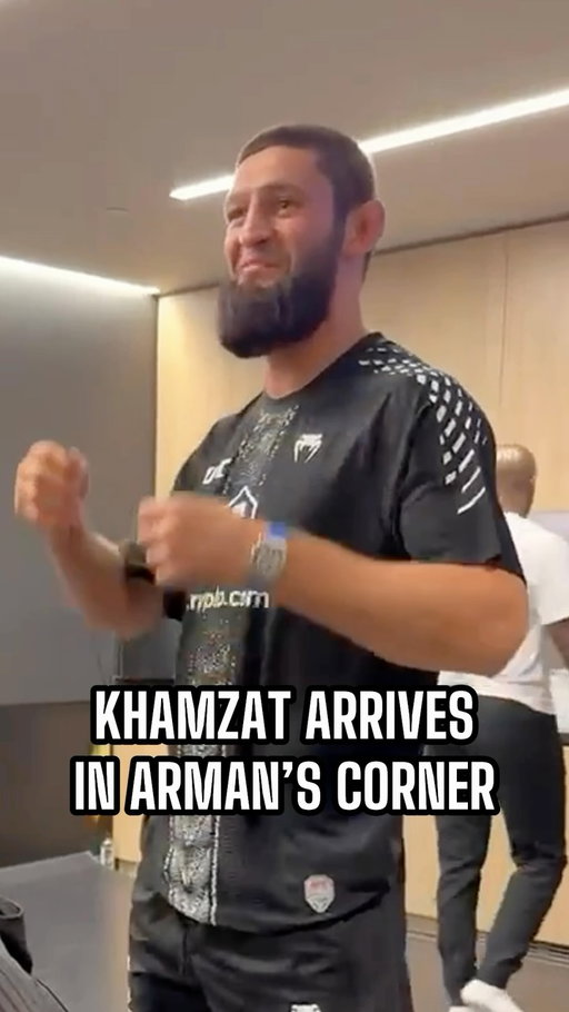 Straight off the jet from his victory at RAF in Florida, Khamzat Chimaev is in Los Angeles, in Arman Tsarukyan’s corner for his co-main event fight at #UFC331 🔥

🎥: @arm_011 telegram