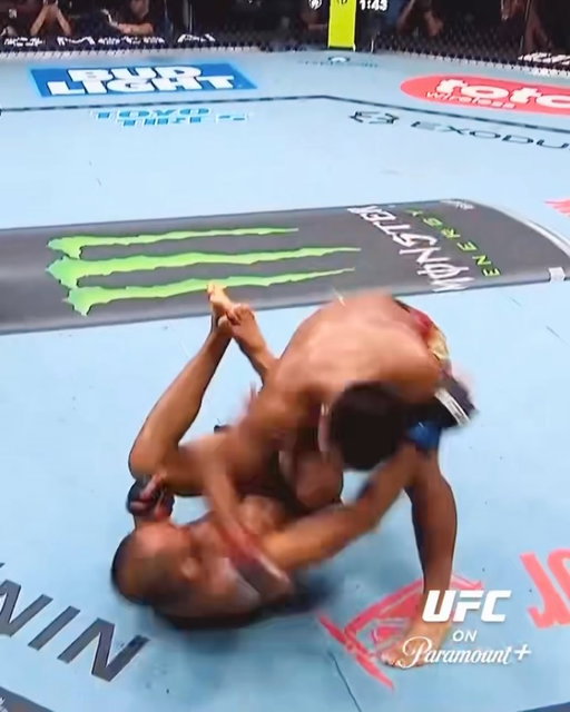 AND STILLLL 😤🏆 @thefearlessmma1 

Joshua Van retains his flyweight title with a UD victory over Alexandre Pantoja while @chitoveraufc comes out on top with a third-round TKO at #UFC331. 

#MonsterEnergy #UFC