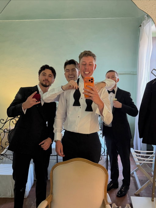 Think it’ll be clip-on bow ties for the future. What an absolutely incredible day 🤍🤍🤍

Congratulations @theburntchip @sabinablair_ 💒